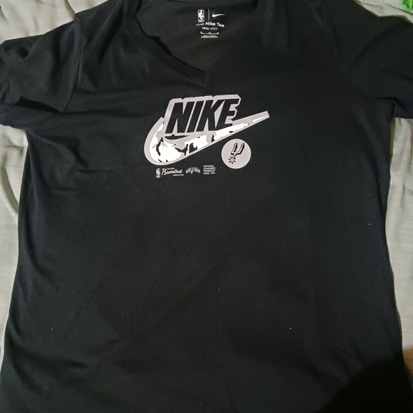 Nike San Antonio Spurs Basketball Tee Shirt NBA Sz. L - Picture 2 of 4